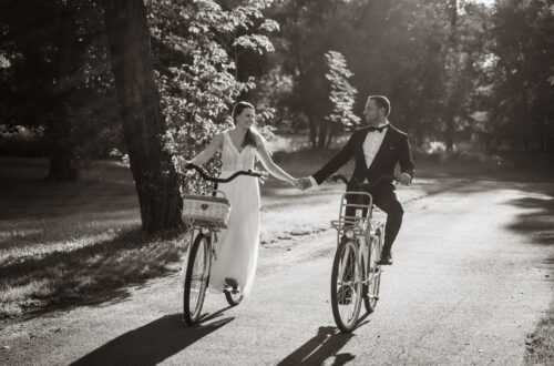 Sesja ślubna z rowerami... to świetna alternatywa. Jazda bez trzymanki? Fotograf na wesele - opolskie i śląskie, dolnośląskie.
